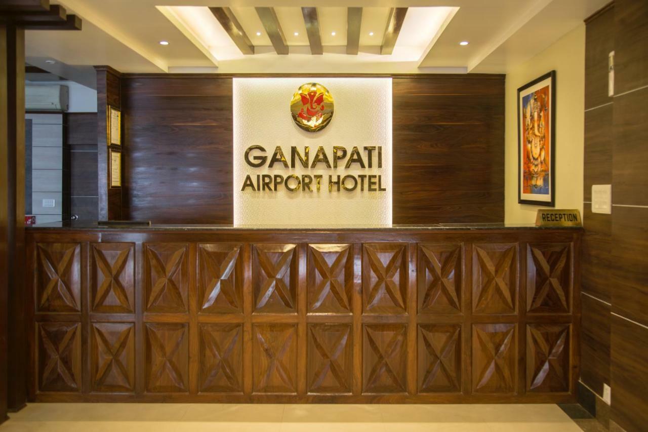 Ganapati Airport Hotel Катманду Экстерьер фото